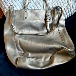 Gold tote